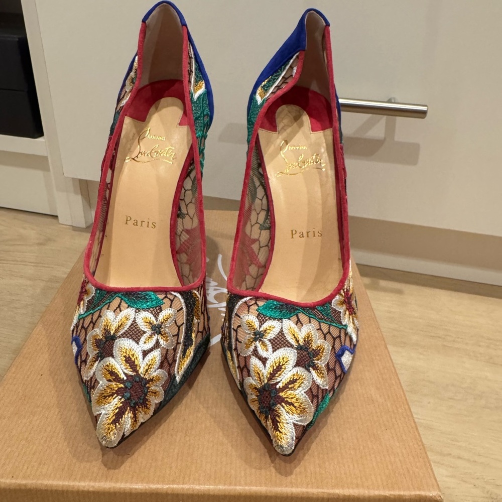 Christian Louboutin size 40 follies lace 100 mint floral